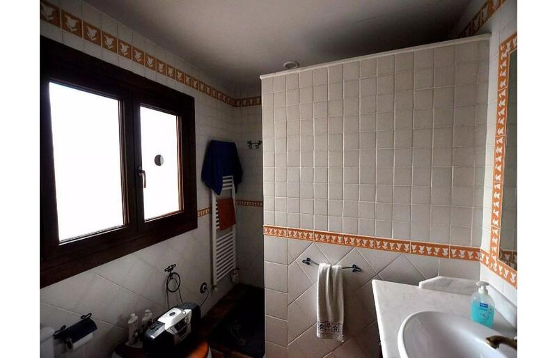 5 bedroom Townhouse for sale