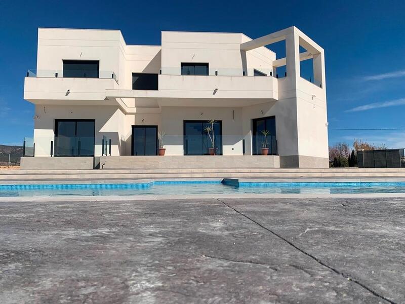 4 bedroom Villa for sale