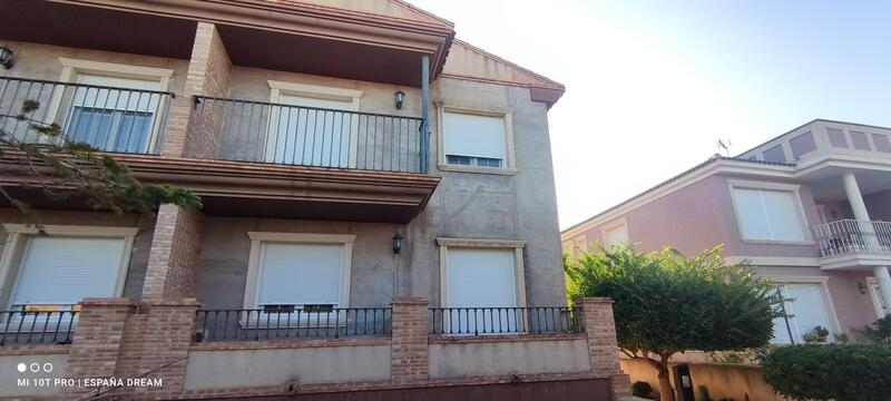 4 bedroom Townhouse for sale