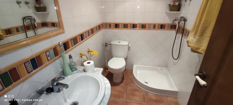 4 bedroom Townhouse for sale