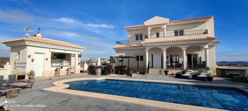 4 bedroom Villa for sale