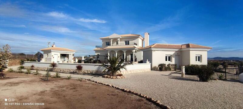 4 bedroom Villa for sale