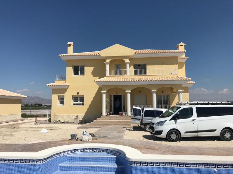 Villa Te koop in Pinoso, Alicante