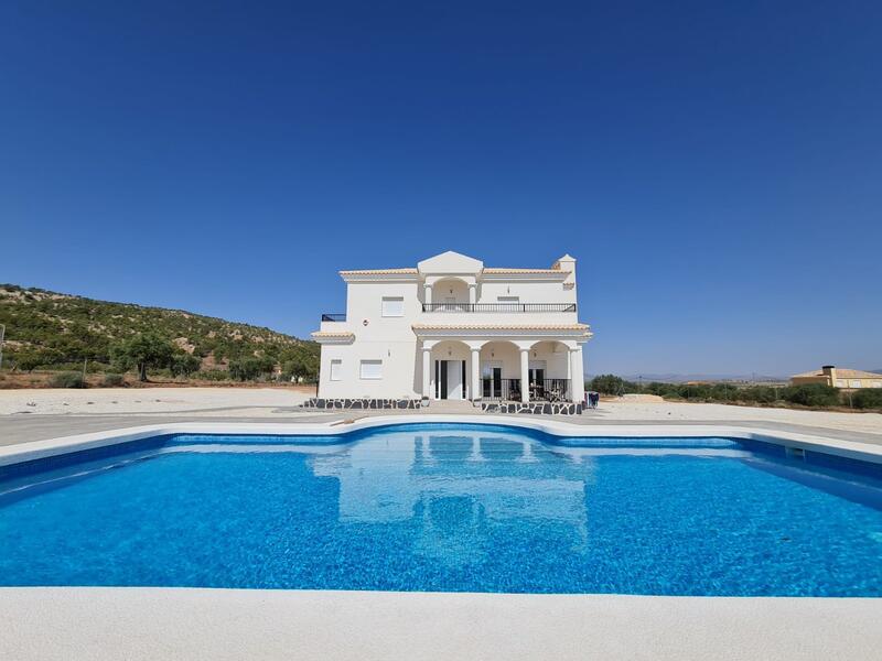 Villa til salg i Pinoso, Alicante