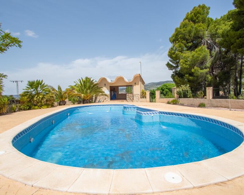 Villa zu verkaufen in Ibi, Alicante