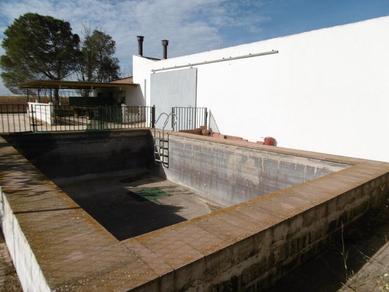 Villa en venta en Yecla, Murcia