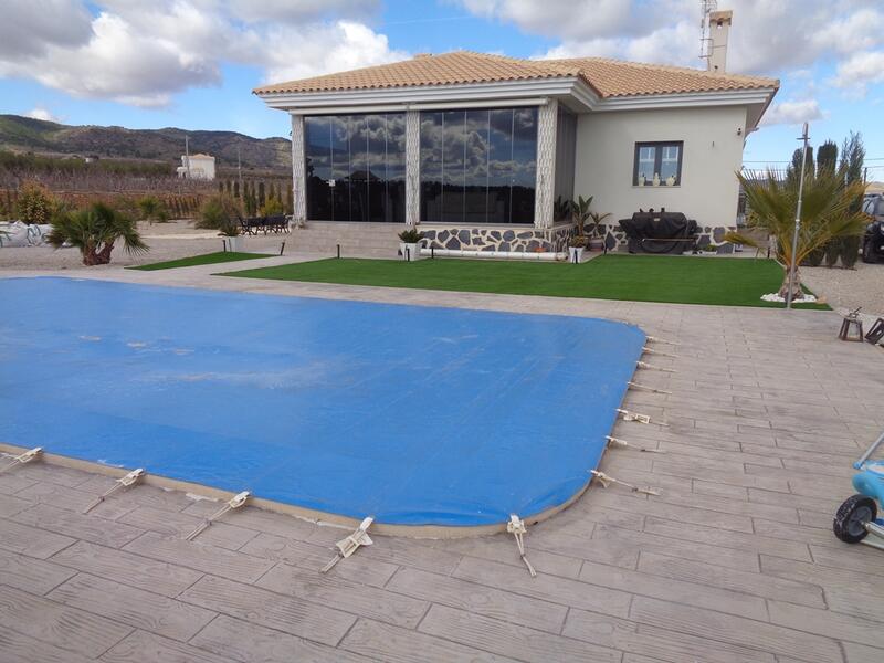 вилла продается в Pinoso, Alicante