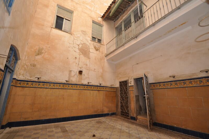 5 slaapkamer Gezinswoning Te koop
