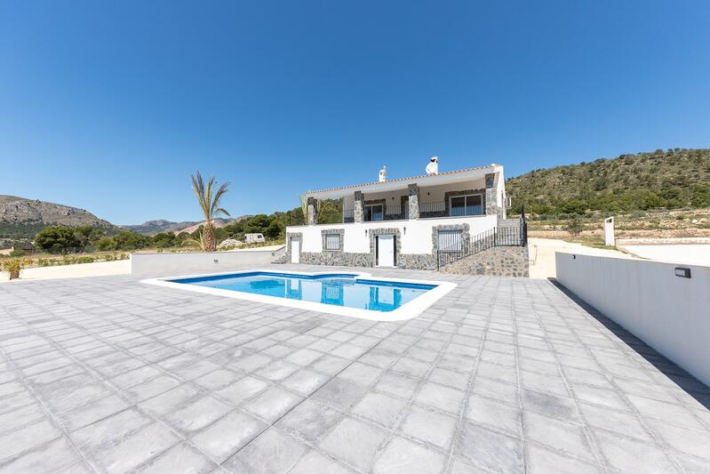 Villa Te koop in Novelda, Alicante