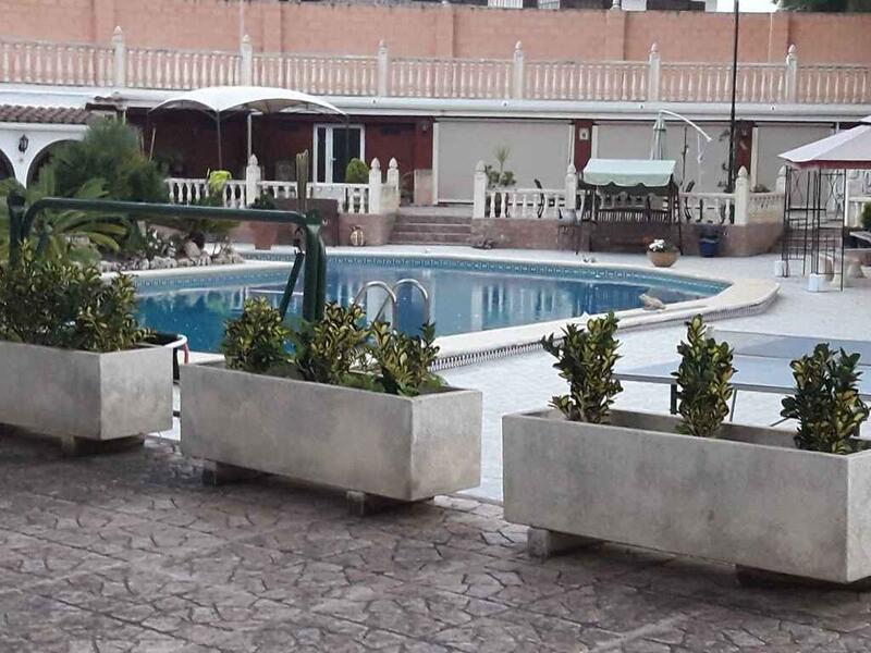 10 bedroom Villa for sale