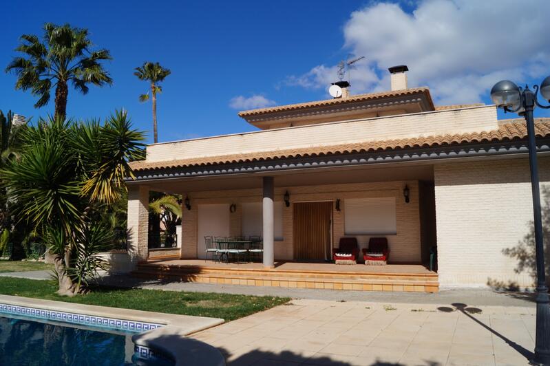 4 Cuarto Villa en venta