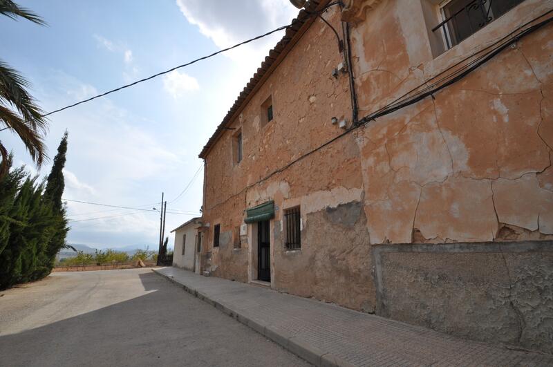 Landsted til salg i Pinoso, Alicante