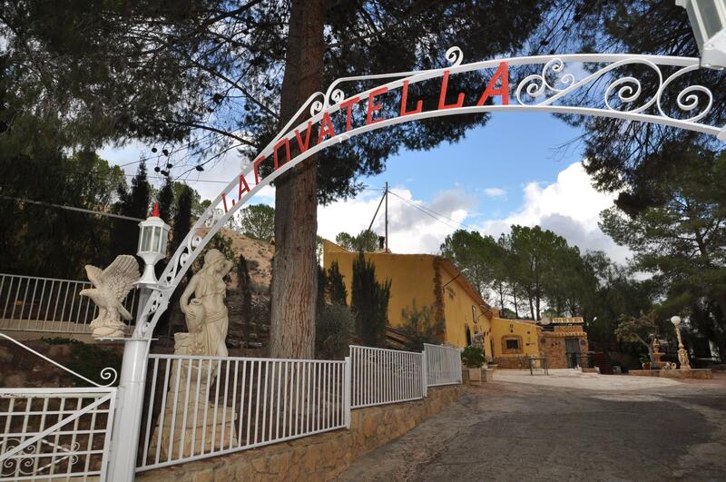 4 Cuarto Casa Cueva en venta