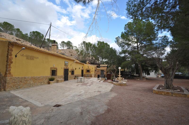 4 Cuarto Casa Cueva en venta