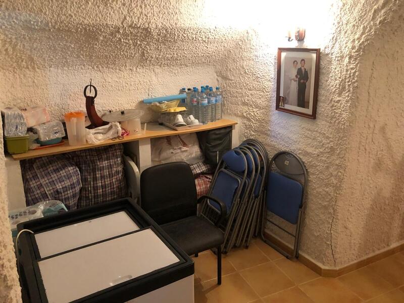 2 chambre Maison Troglodyte à vendre
