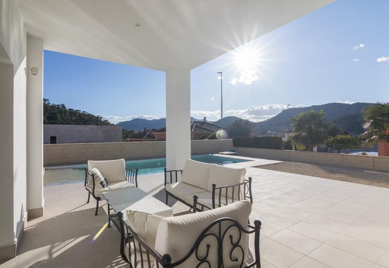 Villa til salg i Pinoso, Alicante