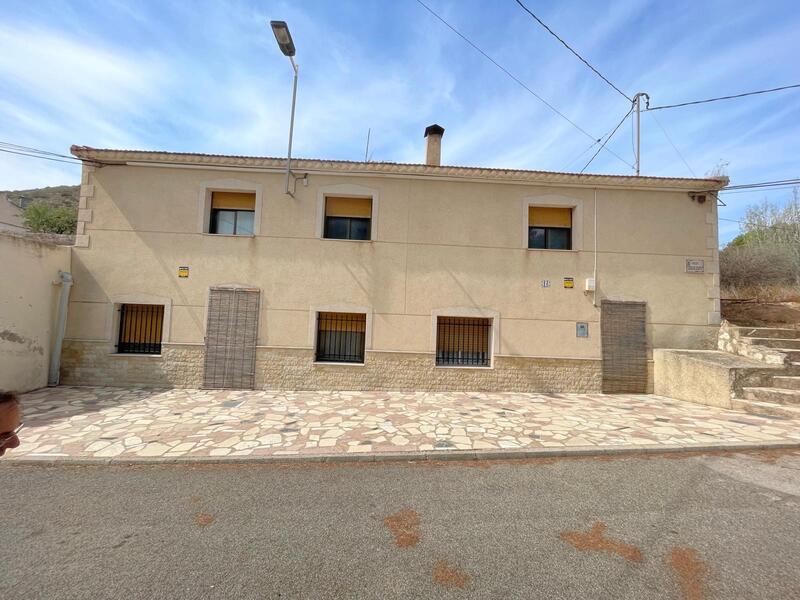 Maison de Ville à vendre dans Algueña, Alicante