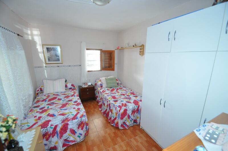 9 Cuarto Casa de Campo en venta