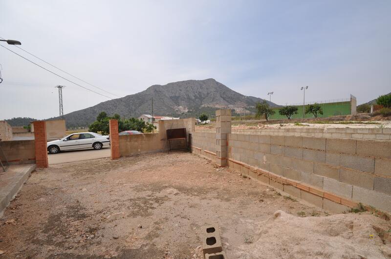 4 bedroom Townhouse for sale