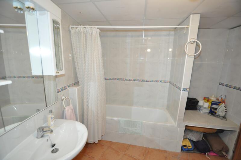4 bedroom Townhouse for sale