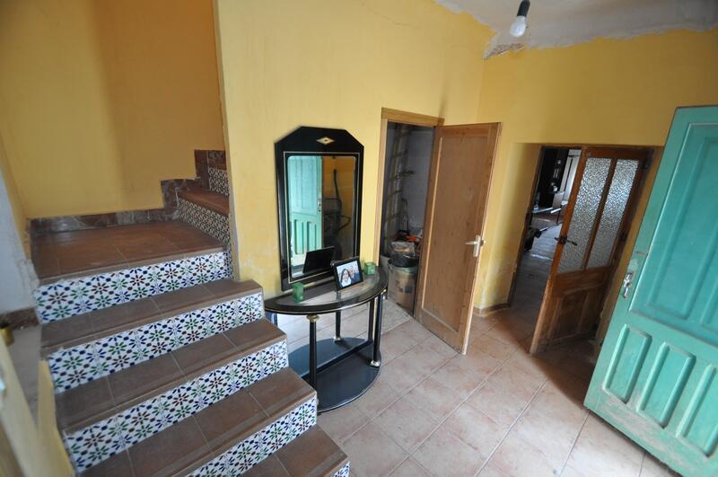 4 bedroom Townhouse for sale