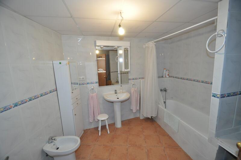 4 bedroom Townhouse for sale