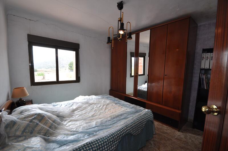 4 bedroom Townhouse for sale