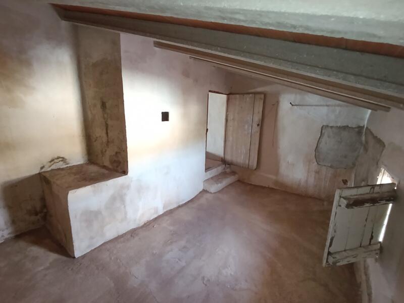 4 bedroom Townhouse for sale