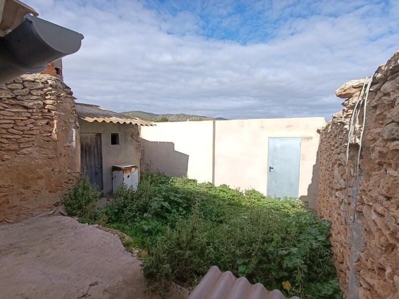 4 bedroom Townhouse for sale