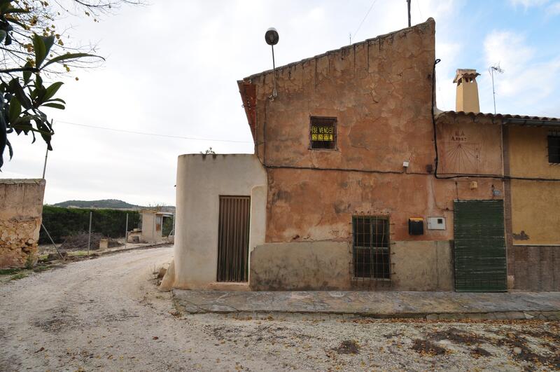 Byhus til salg i Pinoso, Alicante