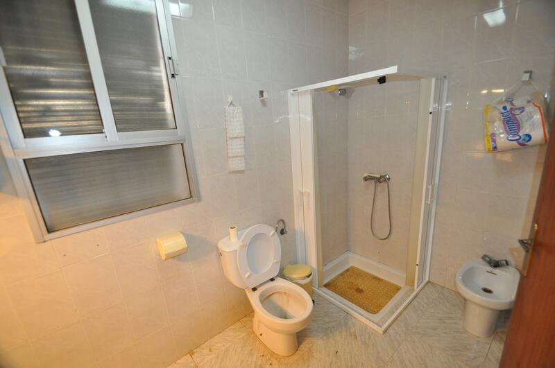 6 bedroom Townhouse for sale