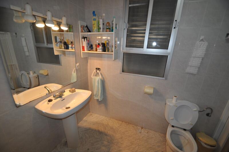 6 bedroom Townhouse for sale