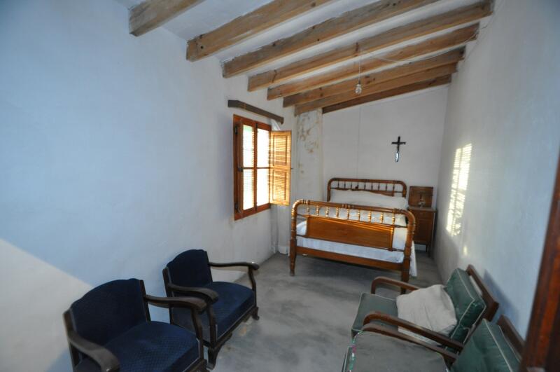 6 bedroom Townhouse for sale