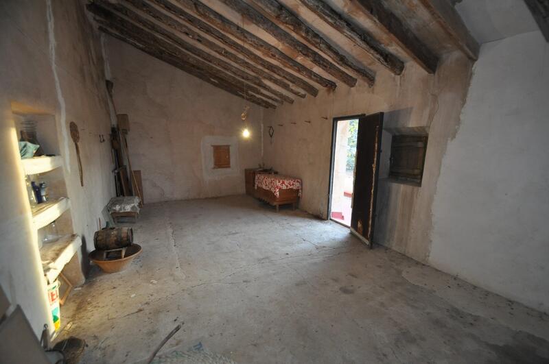 6 bedroom Townhouse for sale