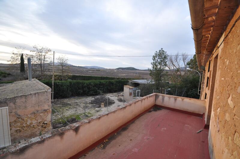 6 bedroom Townhouse for sale