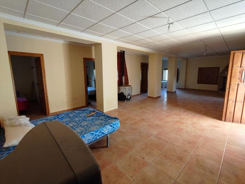 10 bedroom Country House for sale