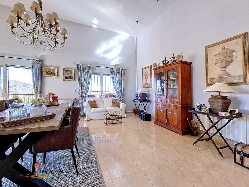 5 bedroom Villa for sale