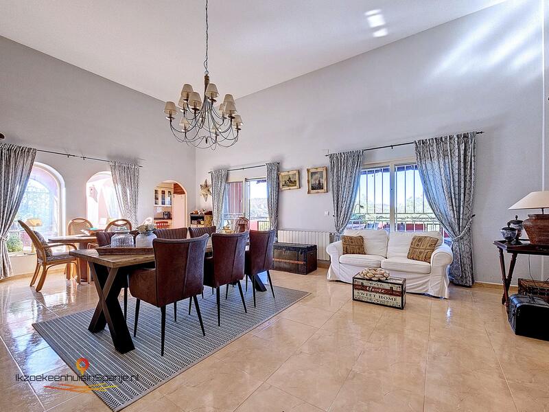 5 bedroom Villa for sale