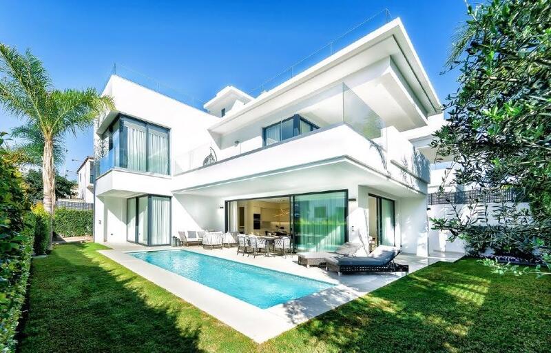 Villa til salgs i Marbella, Málaga