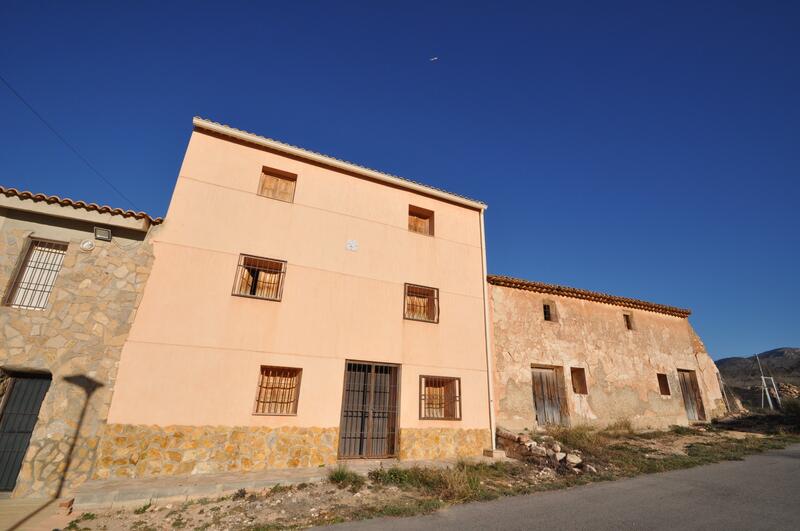 Country House for sale in Algueña, Alicante