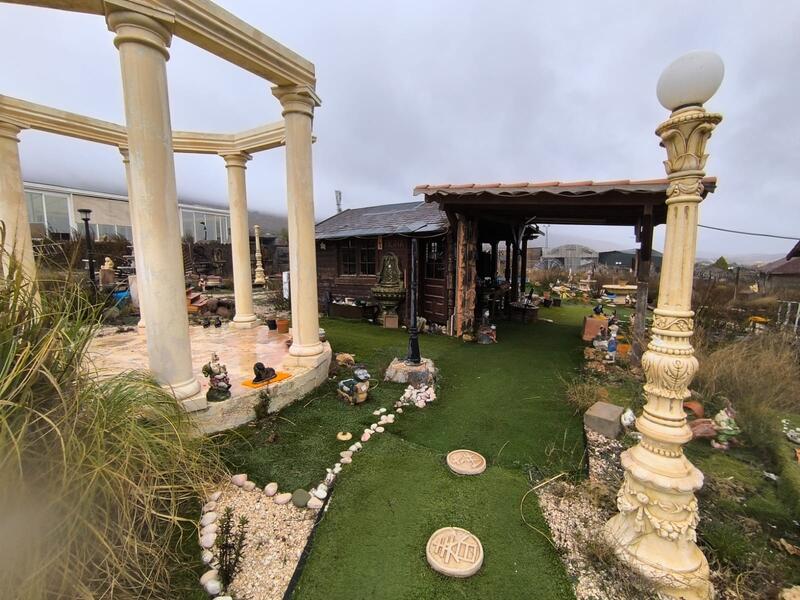 3 bedroom Commercial Property for sale