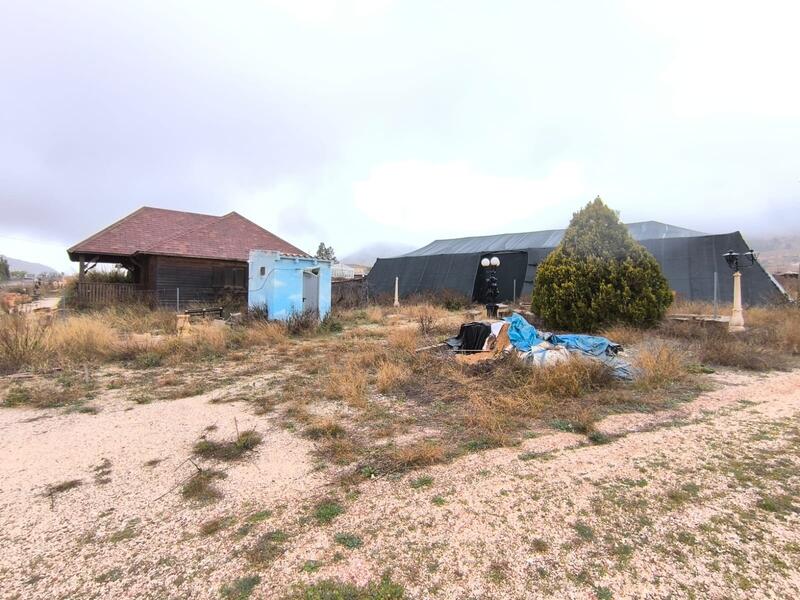 3 bedroom Commercial Property for sale