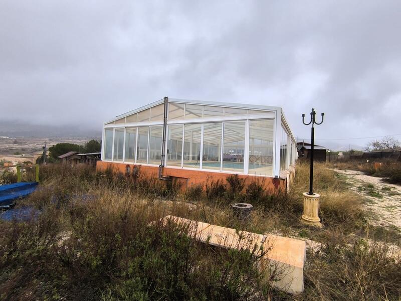 3 bedroom Commercial Property for sale