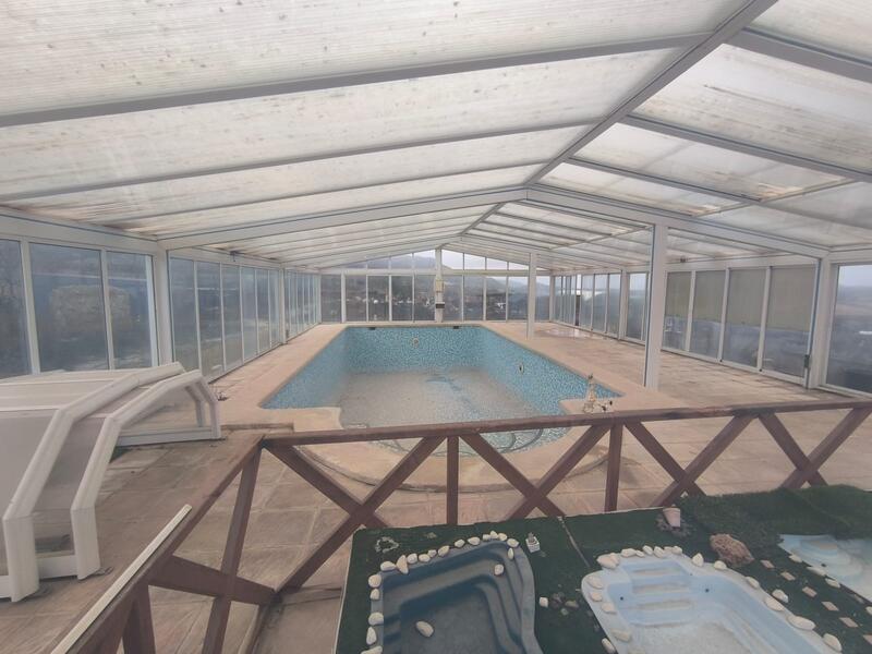 3 bedroom Commercial Property for sale