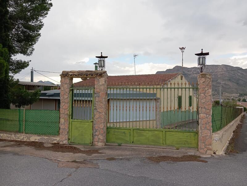 Landsted til salg i Yecla, Murcia