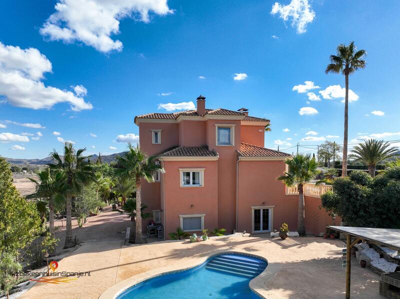 Villa for sale in Monóvar, Alicante