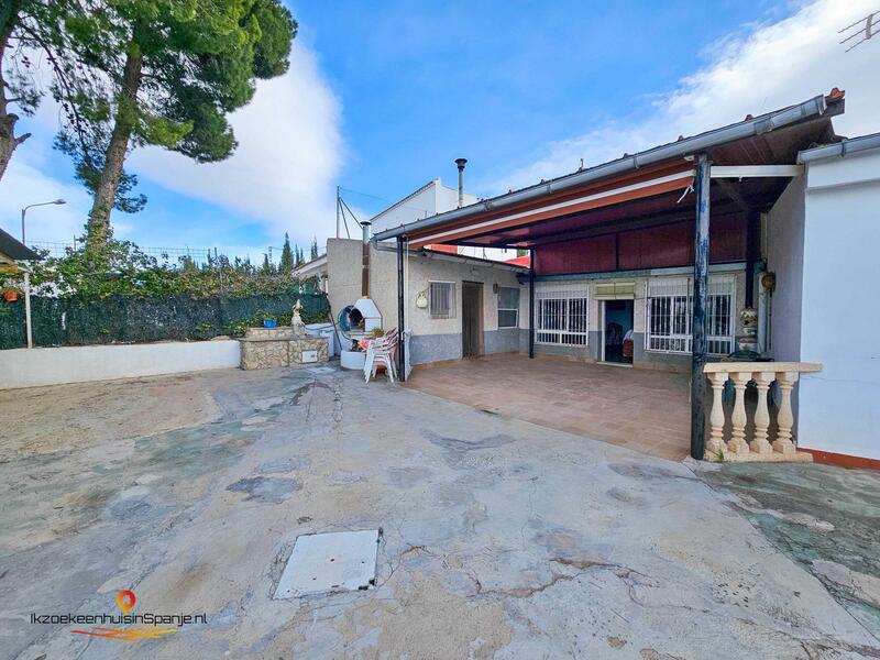 Villa for sale in Pinoso, Alicante