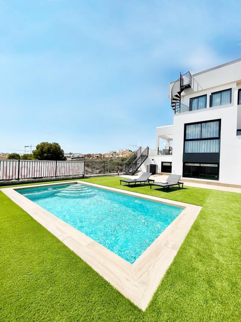 вилла продается в Algorfa, Alicante