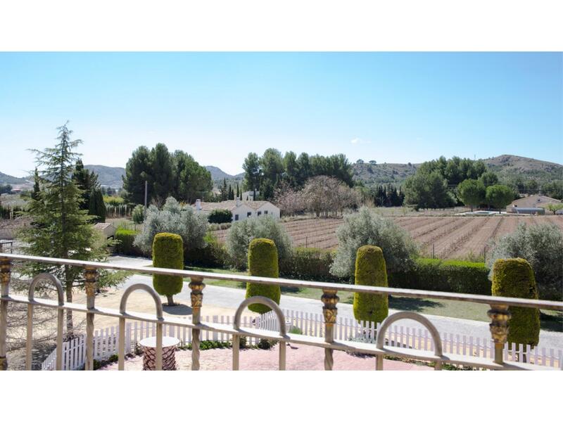 6 bedroom Villa for sale
