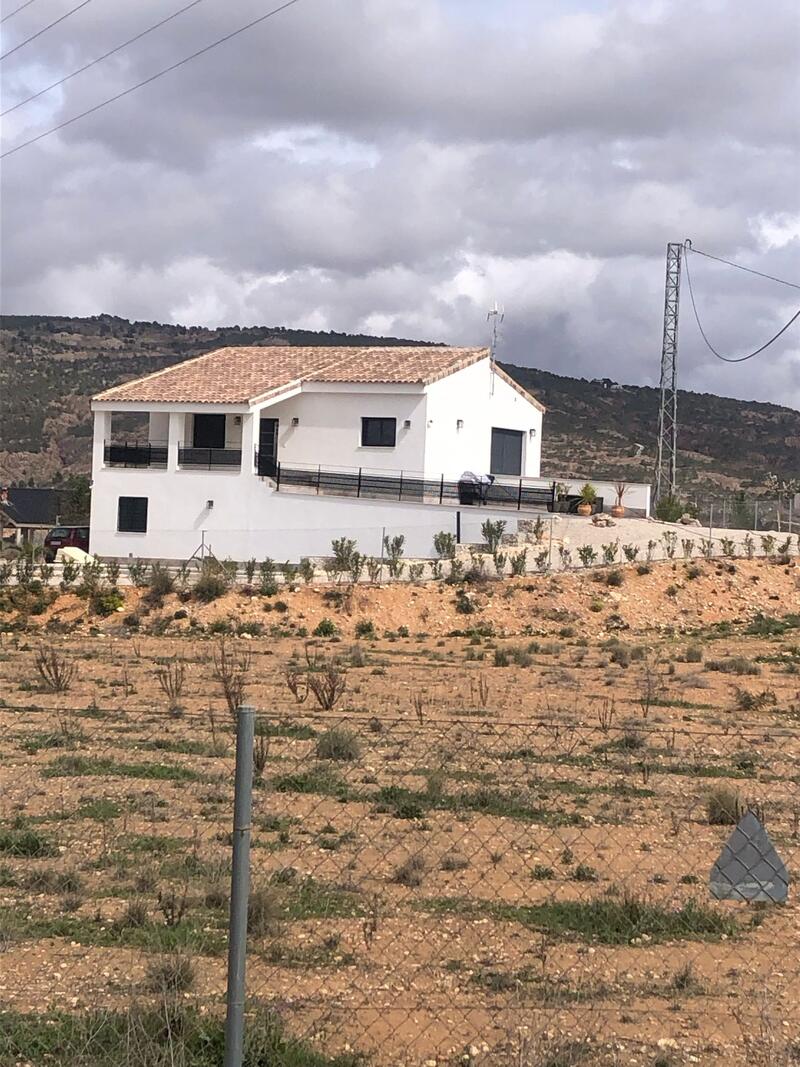 вилла продается в Pinoso, Alicante